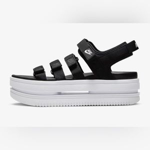 Nike iconic classic women’s sandal